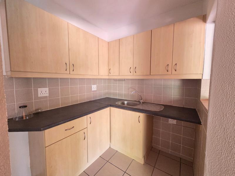 To Let 1 Bedroom Property for Rent in Vierlanden Western Cape